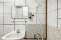 Forever Happiness Hostel - 2-Star