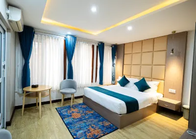 SRK SERVICE APARTMENT AND HOTEL Hotel dekat Tana Deval Temple