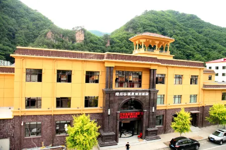 Benxi Green Stone Valley Hot Spring Holiday Hoel