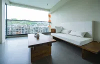 YIYU · A corner of the river scenery beautiful lodging