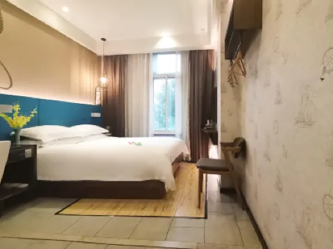 上海怡居ホテル（前灘楊思地下鉄駅） 宝豊生活広場周辺のホテル