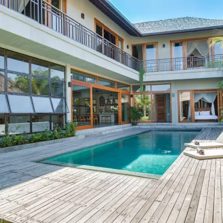 Zin Berawa Villas & Bungalows Отели рядом с достопримечательностью «Пляж Берава»