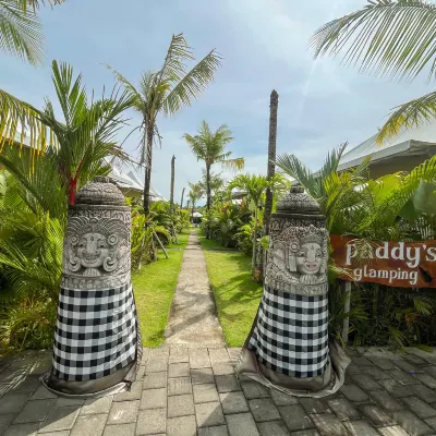 Paddy's Glamping Hotels near Seseh