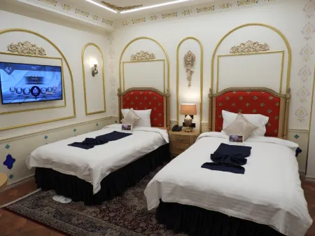 Simorgh Hotel Отели рядом с достопримечательностью «Тегеранский Большой Базар»