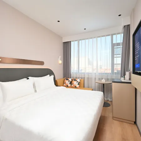 Jinjiang Hotel (Xinxiang Yanjin West Street Triangle Park)