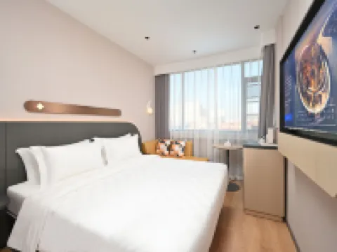 Jinjiang Hotel (Xinxiang Yanjin West Street Triangle Park)
