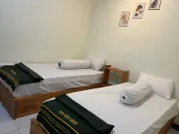 Rara Guest House Raja Ampat Hotels in Waisai