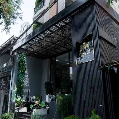 Botum Domrey Hotel