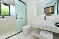 Xijiang Qianhu Miao Village Nanshanju (No. 1 Fengyu Bridge) 서강천호묘채-알가고항 주변 호텔