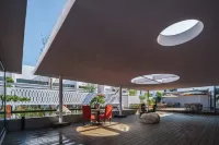Purple House Koi Pond Courtyard Guesthouse - Family