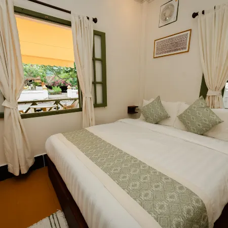 Barn Laos Luangprabang Heritage Отели рядом с достопримечательностью «Ват Сенсоухарам»