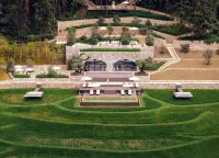 THE SIXTH SEASON VACATION MANOR
