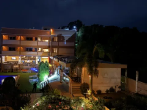 แวร์เดวิว วิลล่าส์ โรงแรมในเปอร์โตกาเลรา