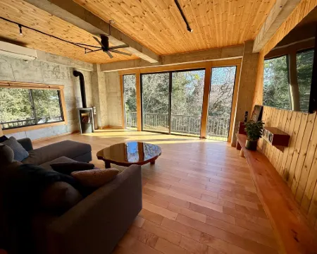 TATEYA VACATION / Modern and natural quiet suite by the creek Hotel di Akiruno