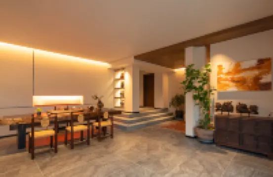 雲隠山荘・Snowland Zen Retreat雪域禅舎（香格里拉独克宗古城）