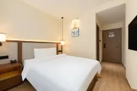 Yishang Hotel (Wuzhou Civic Plaza)