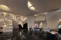 她與繁花•RARAHOTEL(五一廣場國金中心店) 禦書樓附近的飯店