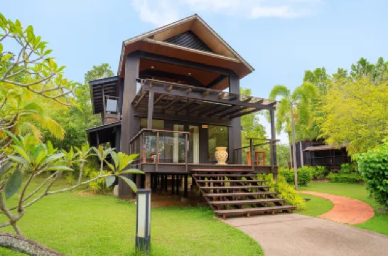 The Langit Duyong Marina Resort فنادق في 