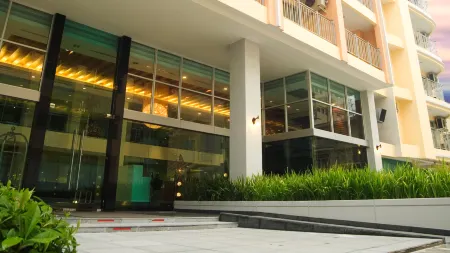 Olive Hotel & Residence Bangkok Sukhumvit 101/1 Отели рядом с достопримечательностью «Regent Home 9 Condo»