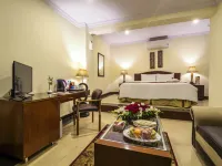 Hotel One Mall Road Lahore Hotels near Bagh-e-Jinnah