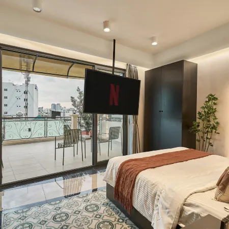 Secret Garden Hotel Binh Thanh Отели рядом с достопримечательностью «Куан-Бинь-Тхань»