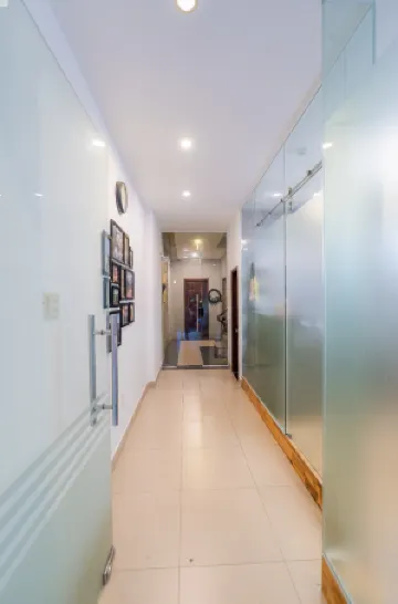 Cubicity Metro House