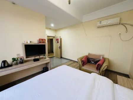 Xixiangfeng Hotel (Guangshui No.1 High School Branch) Отели рядом с достопримечательностью «Guangshui Stadium»