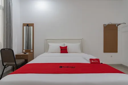 Hotel Sukahaji Street Bandung RedPartner Отели рядом с достопримечательностью «Museum Pendidikan Nasional UPI»
