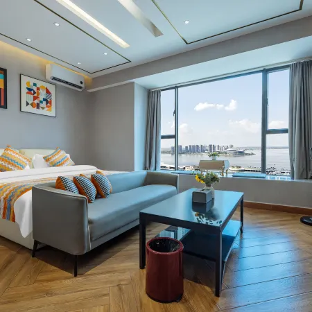 Meinuo Apartment (Zhanjiang Jinshawan Beach)