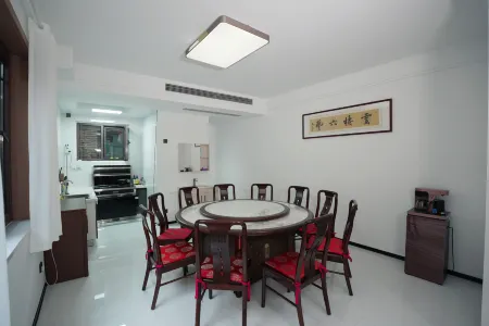 Yunqi Liuyi Homestay (Qufu's Temple and Cemetery of Confucius and Kong Family Mansion) Отели рядом с достопримечательностью «Confucius Forest»