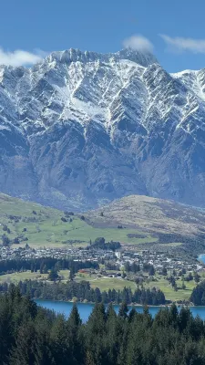 The Alpine Lakeview Luxe Retreat by Peakhost Hotels in Closeburn