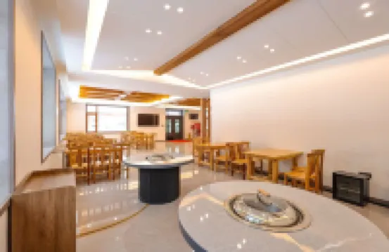 Xuefulai Inn (China Snow Valley Scenic Area)