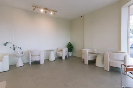 Blenz Hotel Отели рядом с достопримечательностью «MPSJ Stadium in Serdang Jaya»