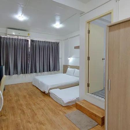 Ze Residence Bang Aor Station Отели рядом с достопримечательностью «Пирс Kiak Kai»