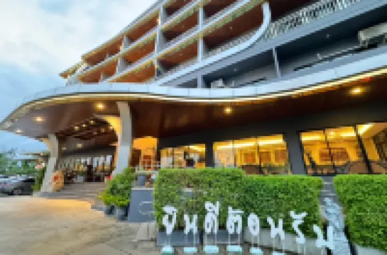Chunlee Grand Korat Hotel dekat Wat Muen Wai