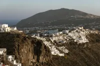 アクア ラグジュアリー スイーツ サントリーニ Santorini Gem周辺のホテル