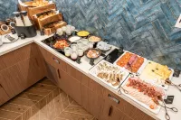 BasiliQ Hotel - breakfast
