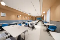 Home Inn · neo ( Qufu Visitor Center Sankong Scenic Spot Store ) - نادي رياضي