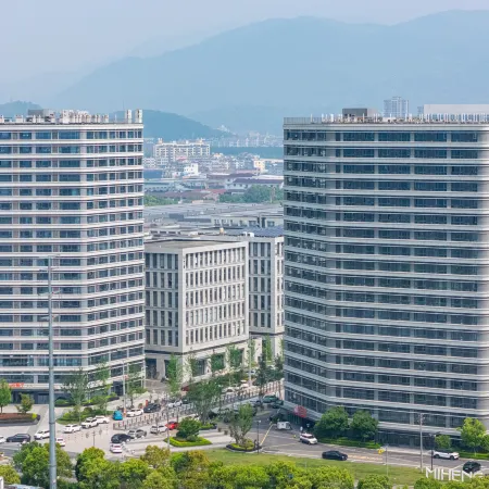Linhai Liandong U Valley Audio-Visual Boutique Stay (Linhai South Station)