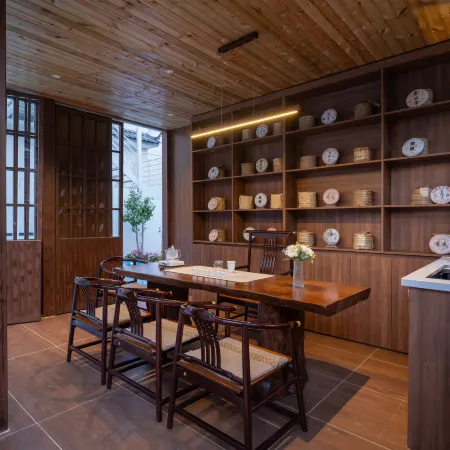 Lijiang Shinian · Listening to Snow Echoes | Yunding Snow Viewing Black Vinyl Garden Boutique Stay