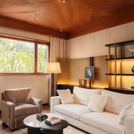 Qianheju Hot Spring Villa