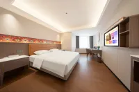 Silk Road Wenlan Hotel (Urumqi Economic Development Wanda Railway Station) - balcony