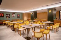Orange Mercure (Chaozhou Ancient City West Lake Branch)