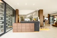 Litang Huaxi Yungu Hotel (Ririjia Village)