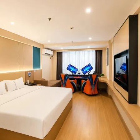 Longguo E-Sports Hotel (Fuzhou Nancheng Bus Station)