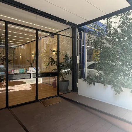 The Athenians Modern Apartments Отели рядом с достопримечательностью «Конгресс-центр Aigli Zappeion»