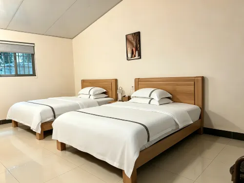 Heshan Ecological Resort Camping Base · Moon Lake · Moon Friends Homestay - piscine