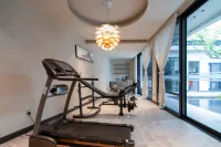 Hillnest · With Friends & Beauty · Hot Spring View Homestay (Tengchong Century City Branch) - Gym
