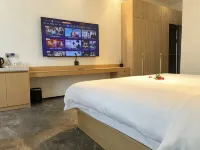 Qiubei Yunpushe Resort Hotel (Puzhehei Scenic Area Tourist Center Bus Station) - balcony
