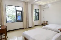Chunni Rongrong Homestay (Yingjiang Bus Terminal Yinghu Park) - 발코니